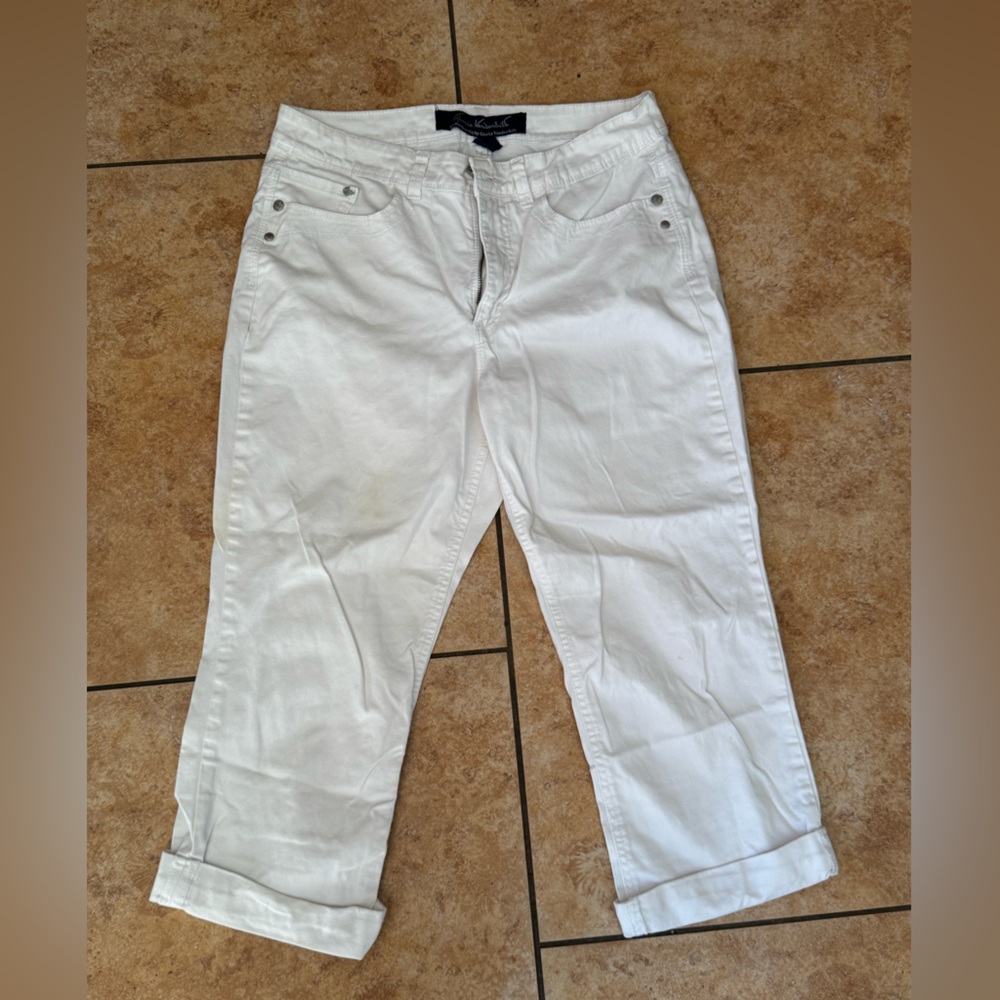 Women’s White capri pants